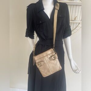 Coach goldtone crossbody bag In great conditions